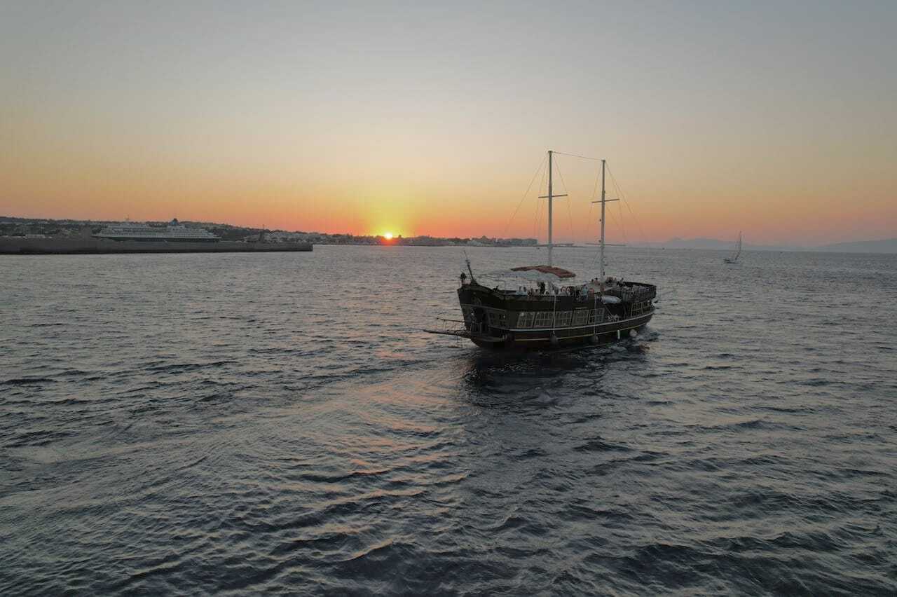 All Inclusive 3h Greek Night Cruise